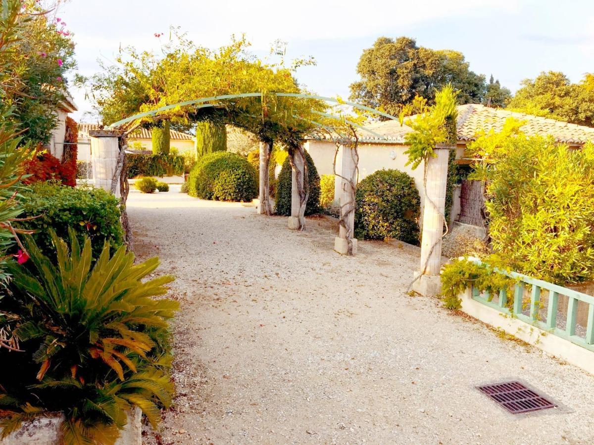 فيلا Le Mazet De Lola Saint-Rémy-de-Provence المظهر الخارجي الصورة